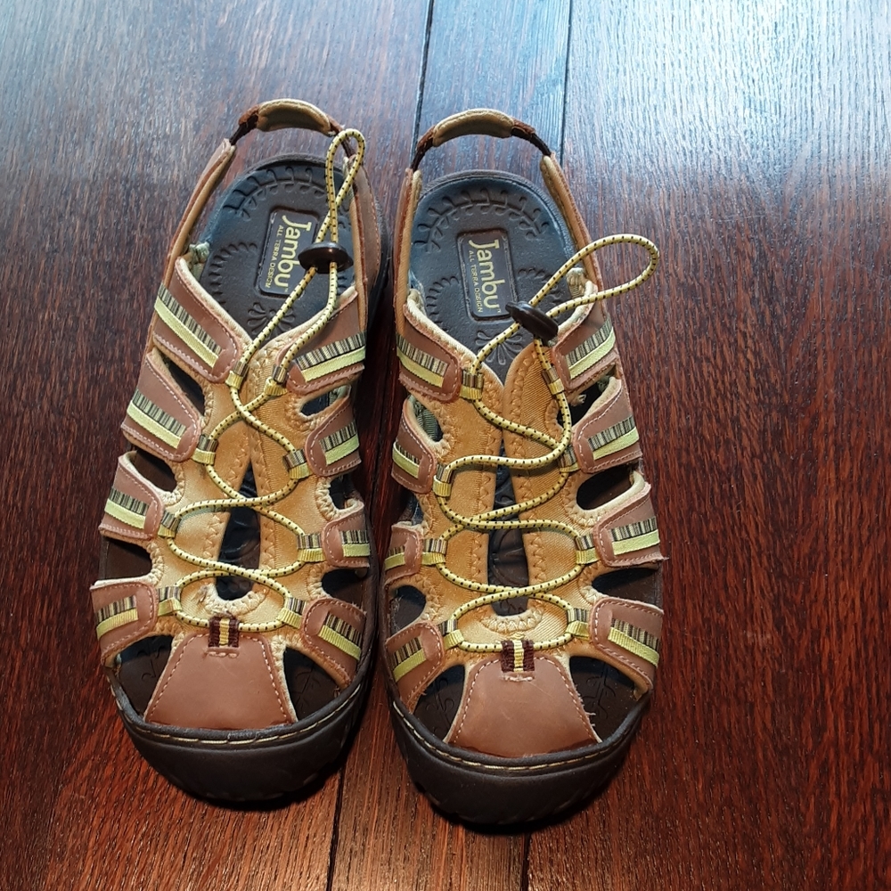 Sport shoes
